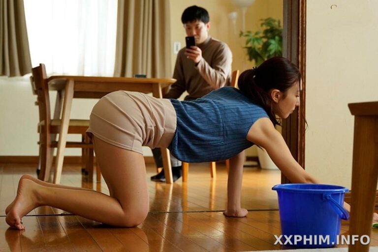 Mẹ kế lén lút ngoại tình với câu con chồng số hướng